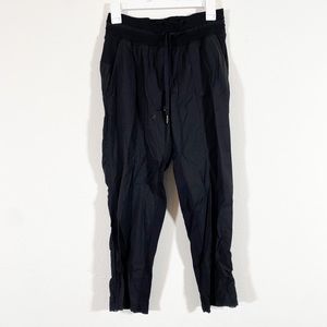 Lululemon cropped joggers